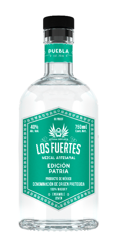 Botella de mezcal artesanal Antigua Destilería Los Fuertes Edición Patria, 750ml, 40% alc. vol.